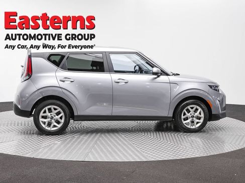 Used 2024 Kia Soul LX w/ Option Group 015 FWD image 4