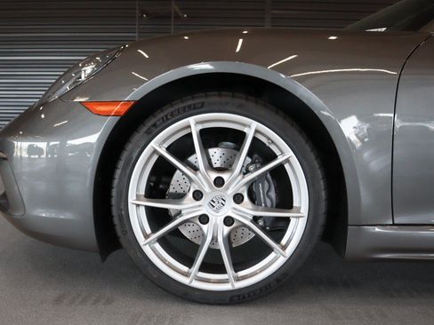 Certified 2018 Porsche 718 Cayman RWD image 12