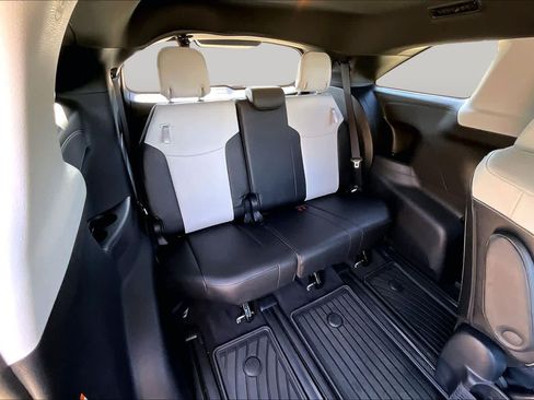 Used 2025 Toyota Sienna XSE FWD image 20