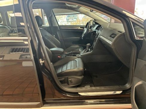 Used 2017 Volkswagen Golf Alltrack SE image 29