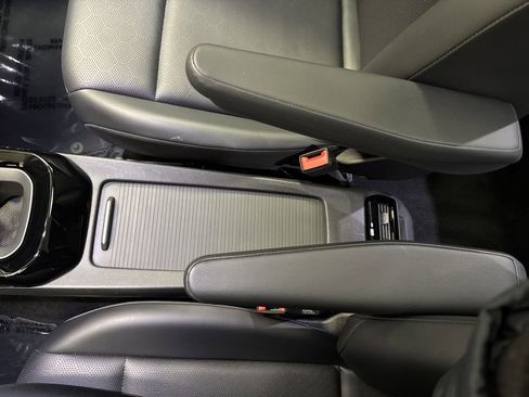 Used 2021 Volkswagen ID.4 Pro S w/ Gradient Package image 22