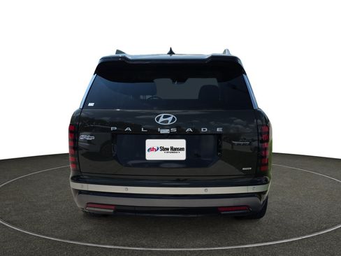 Certified 2026 Hyundai Palisade Limited AWD/4WD image 5