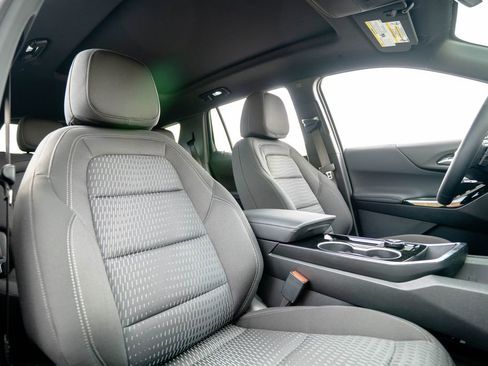 New 2026 Chevrolet Equinox LT w/ Midnight Edition FWD image 17