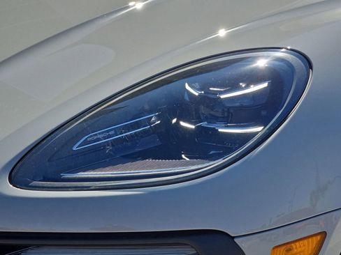 New 2026 Porsche Macan AWD/4WD image 30