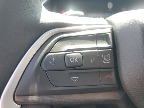 Used 2023 Jeep Grand Cherokee L Limited RWD image 16