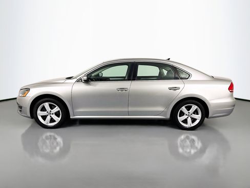 Used 2013 Volkswagen Passat 2.5 SE image 8