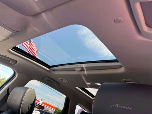 Used 2020 Buick Enclave Avenir w/ Avenir Technology Package AWD/4WD image 37
