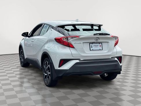 Used 2018 Toyota C-HR XLE FWD image 6