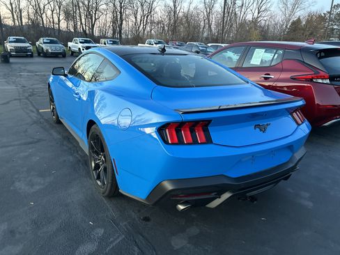Used 2024 Ford Mustang Premium image 6
