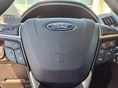 Used 2024 Ford Edge SEL image 16