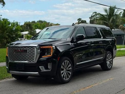 Used 2021 GMC Yukon XL Denali AWD/4WD image 4