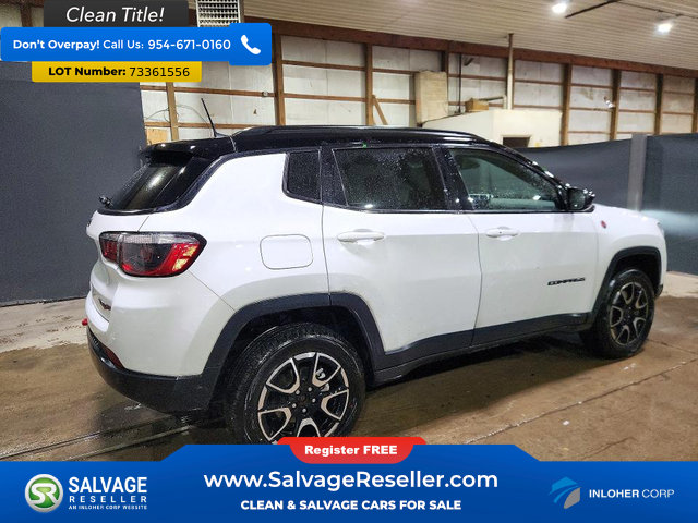 Used 2025 Jeep Compass Trailhawk AWD/4WD image 4
