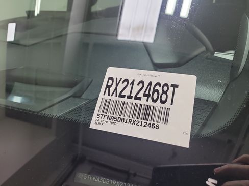 Used 2024 Toyota Tundra Platinum AWD/4WD image 30