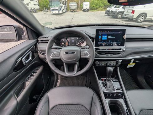New 2025 Jeep Compass Latitude w/ Sun & Sound Group image 12