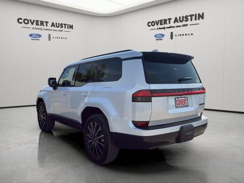 Used 2026 Lexus GX 550 w/ Accessory Package (2T) AWD/4WD image 4