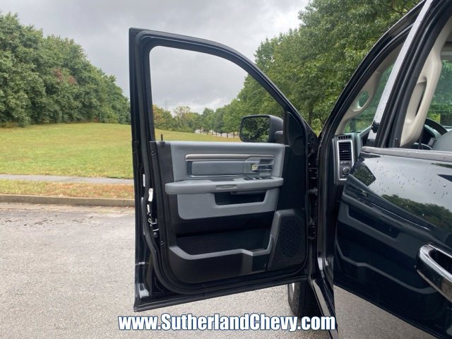 Used 2020 RAM 1500 Classic SLT AWD/4WD image 17