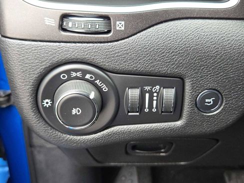 Used 2019 Jeep Cherokee Trailhawk w/ Comfort/Convenience Group image 22