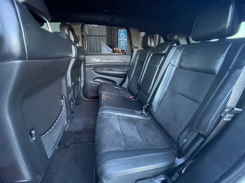 Used 2018 Jeep Grand Cherokee Altitude image 15