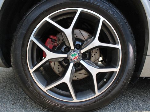 Used 2020 Alfa Romeo Stelvio Ti w/ Active Blind Spot Package AWD/4WD image 23