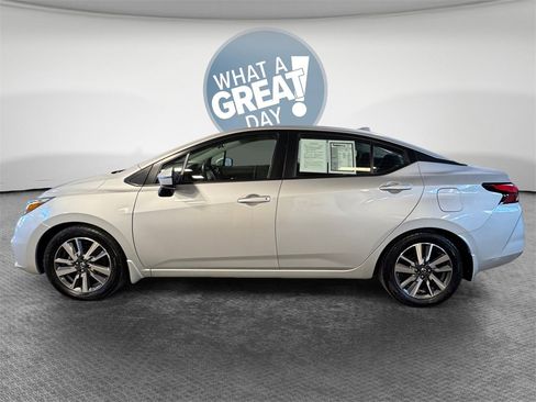 Used 2020 Nissan Versa SV image 7