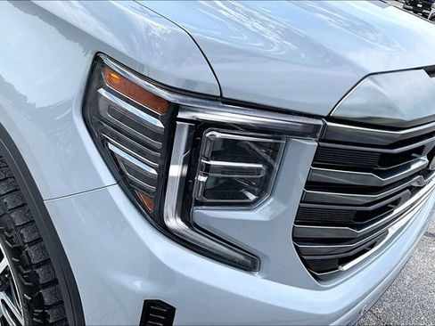 Used 2024 GMC Sierra 1500 AT4 w/ Technology Package AWD/4WD image 33