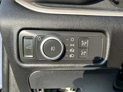 Used 2021 Ford Explorer XLT w/ Equipment Group 202A AWD/4WD image 17