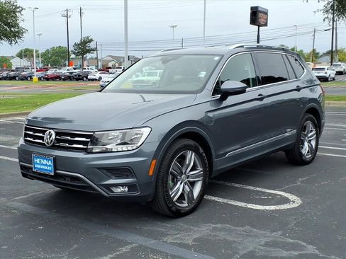 Used 2021 Volkswagen Tiguan SEL FWD image 12