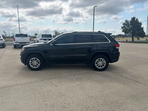 Used 2020 Jeep Grand Cherokee Laredo AWD/4WD image 2