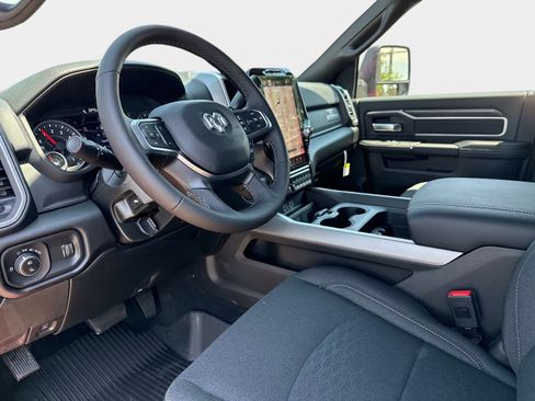 New 2026 RAM 2500 Big Horn AWD/4WD image 33