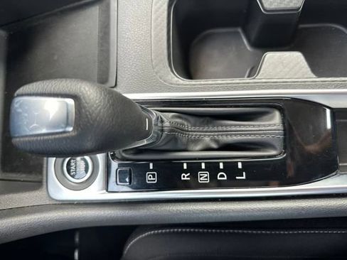 Used 2022 Nissan Sentra SV image 19