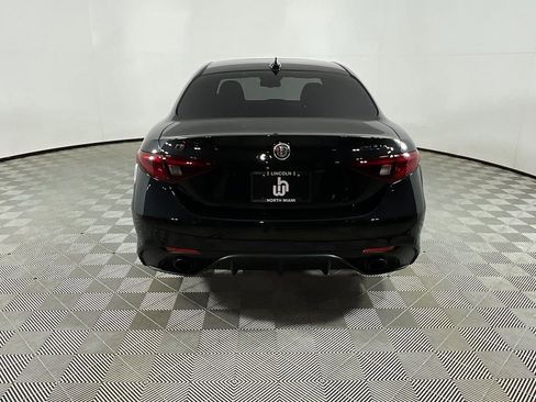 Used 2023 Alfa Romeo Giulia Estrema image 8