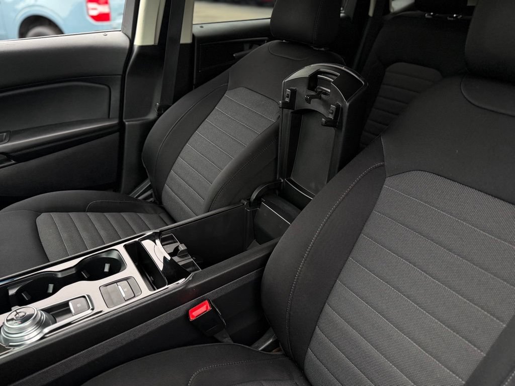 Used 2020 Ford Edge SE w/ Cargo Accessory Package FWD image 24
