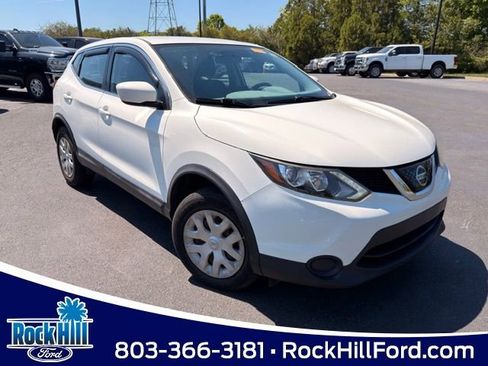 Used 2018 Nissan Rogue Sport S image 1