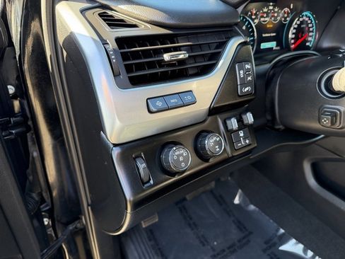 Used 2020 Chevrolet Suburban Premier image 19