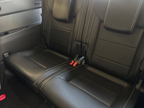 Used 2023 Volkswagen Atlas SEL R-Line AWD/4WD image 15