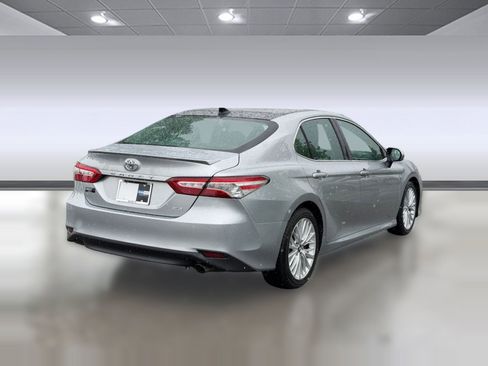 Used 2018 Toyota Camry XLE w/ Audio Package FWD image 9