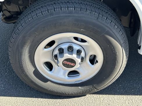 New 2025 GMC Savana 2500 Extended w/ Driver Convenience Package RWD image 31