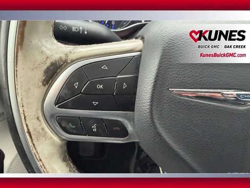 Used 2020 Chrysler Pacifica Limited FWD image 12