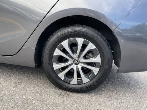 Certified 2019 Toyota Prius XLE AWD/4WD image 10