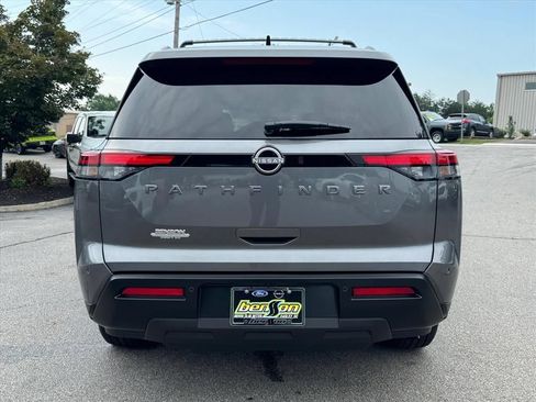 Certified 2026 Nissan Pathfinder SV FWD image 4