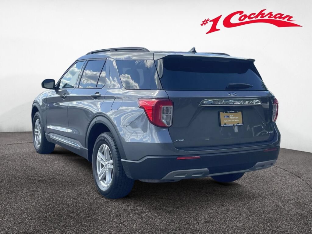 Certified 2023 Ford Explorer XLT w/ Equipment Group 202A AWD/4WD image 9