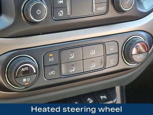 Used 2022 Chevrolet Colorado Z71 AWD/4WD image 14