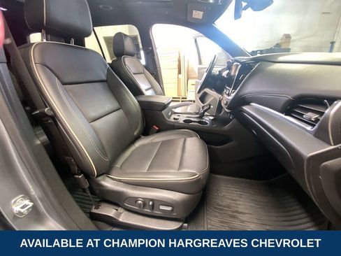 Used 2023 Chevrolet Traverse Premier AWD/4WD image 36