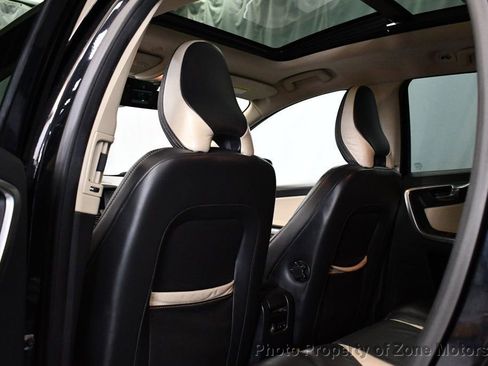 Used 2012 Volvo XC60 T6 R-Design image 19