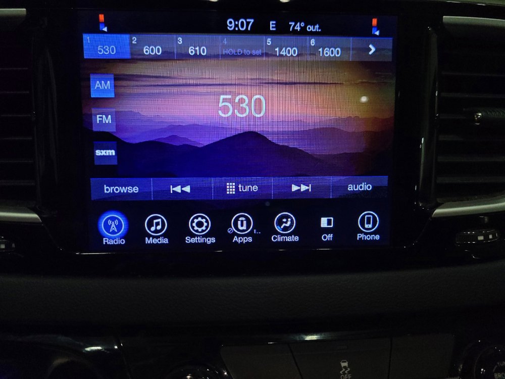 Used 2017 Chrysler Pacifica Touring FWD image 25