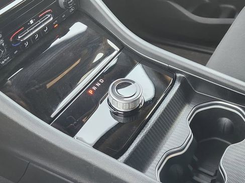 Used 2024 Jeep Grand Cherokee L Laredo image 16