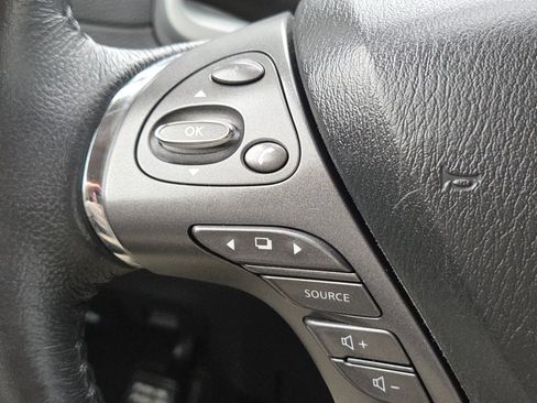 Used 2024 Nissan Murano SV AWD/4WD image 9
