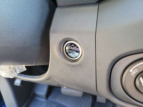 Used 2023 Nissan Frontier PRO-4X w/ Pro Convenience Package image 23