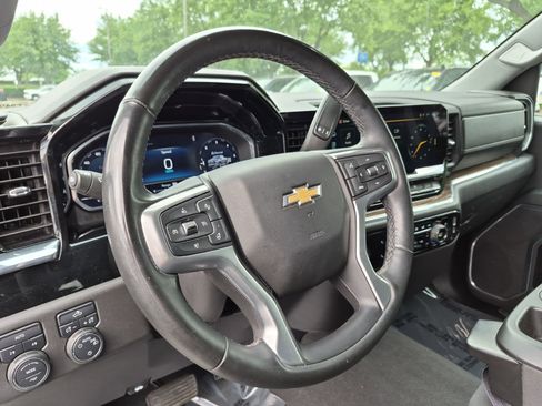 Used 2024 Chevrolet Silverado 1500 LT AWD/4WD image 18