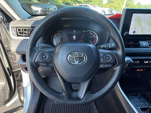 Used 2025 Toyota RAV4 XLE FWD image 24